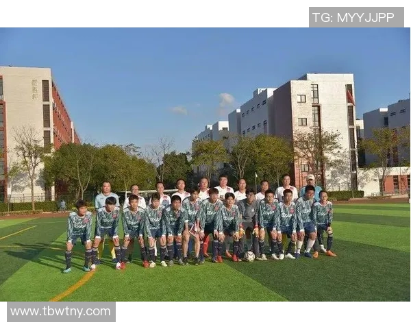 刘娜独家揭秘：深入分享她的足球心得与赛场智慧